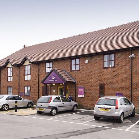 Premier Inn Crewe Central Eksteriør billede