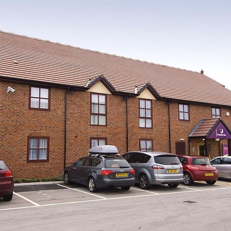 Premier Inn Crewe Central Eksteriør billede